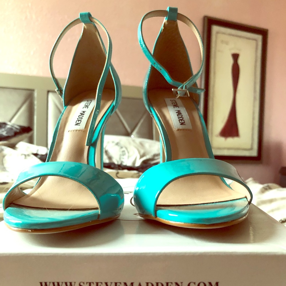 Steve Madden turquoise heels